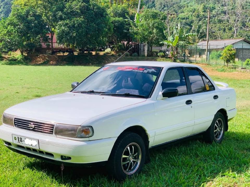 Nissan FB13 Doctor Sunny 1991